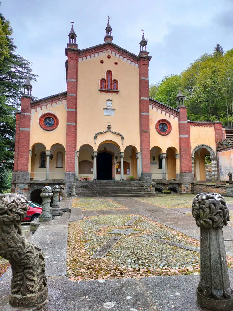 chiesa rosazza valle cervo sui miei passi